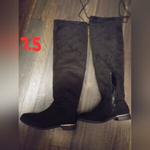 Black Knee-High Women's Boots